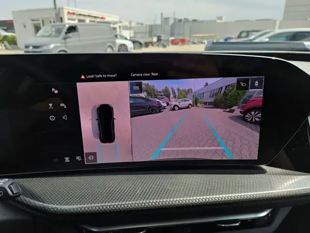 Audi Q5 view 17
