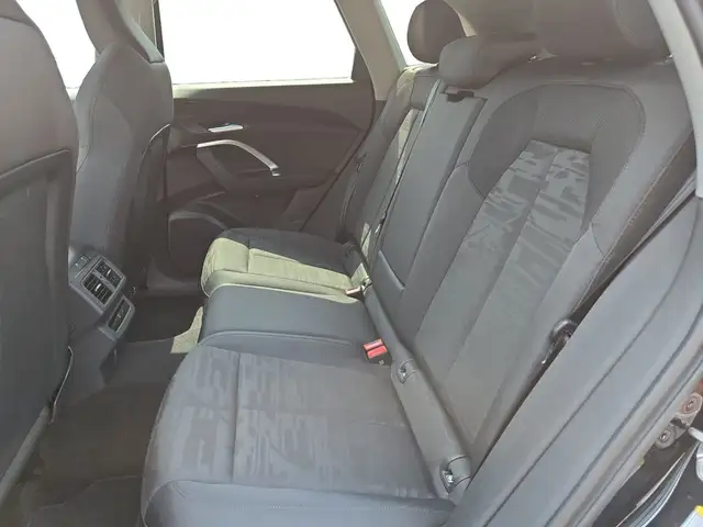 Audi Q5 view 10
