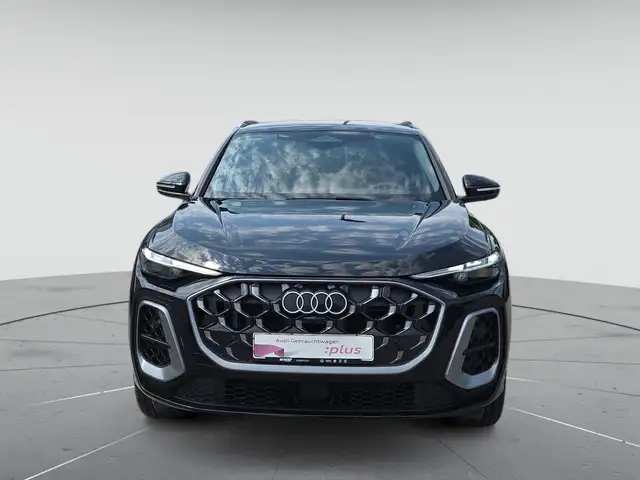 Audi Q5 view 2