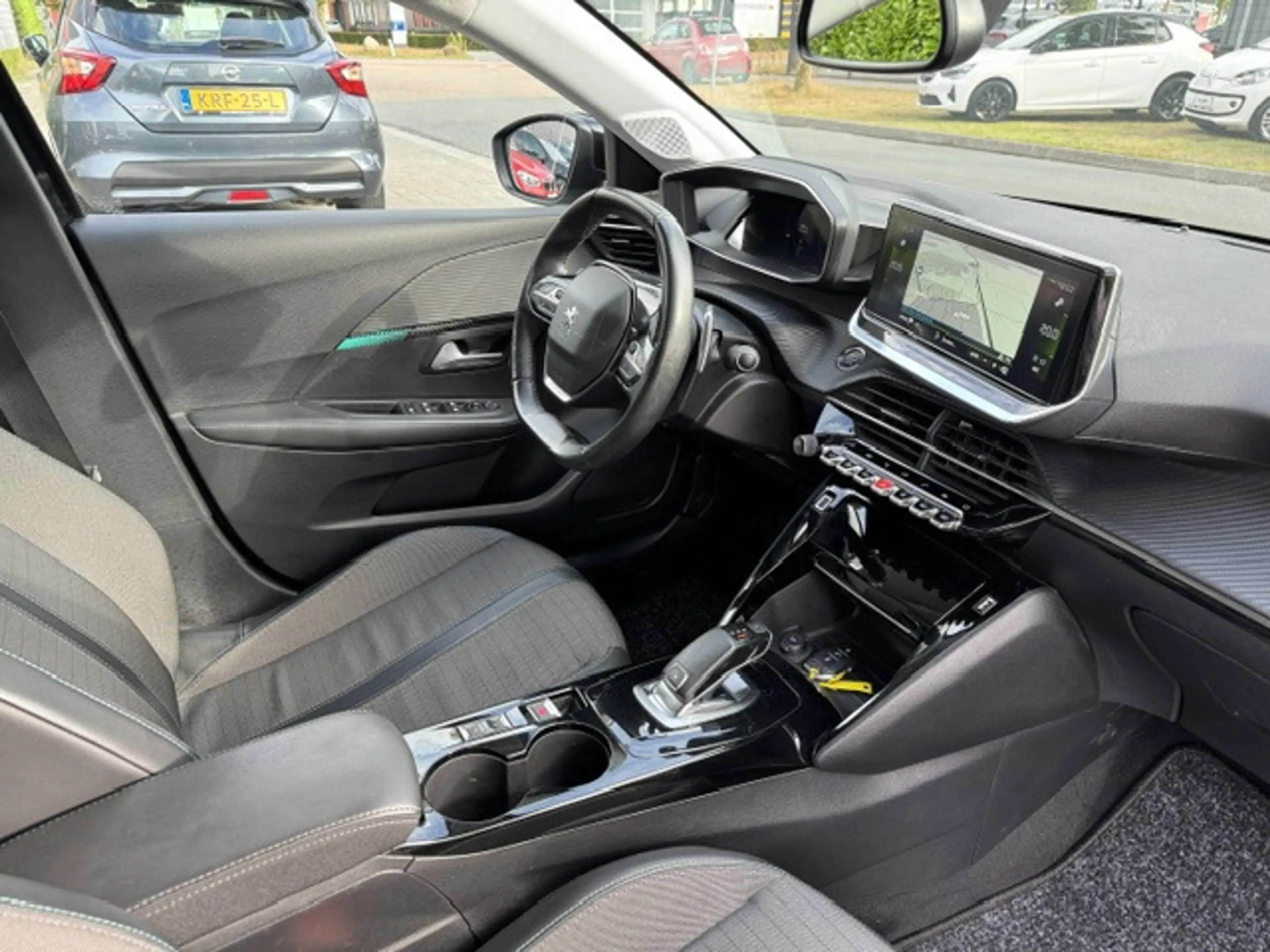 Peugeot 208 Luxe Allure Business |Automaat|Stoelverw| APK tot — photo 10