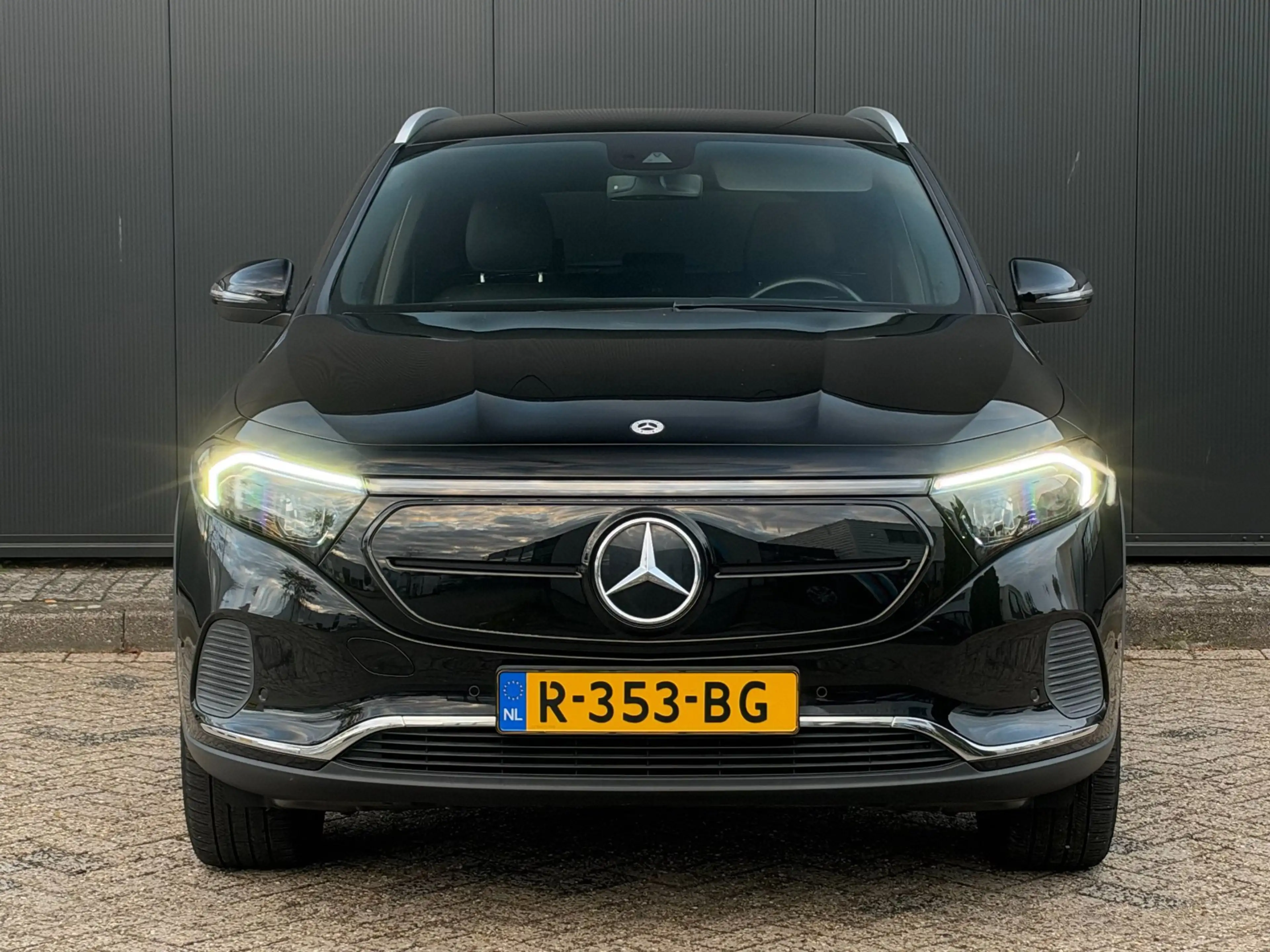 Mercedes-Benz EQA 250 Luxury Line 67 kWh | 97 % SOH | AMG 18'' | Camera — photo 12