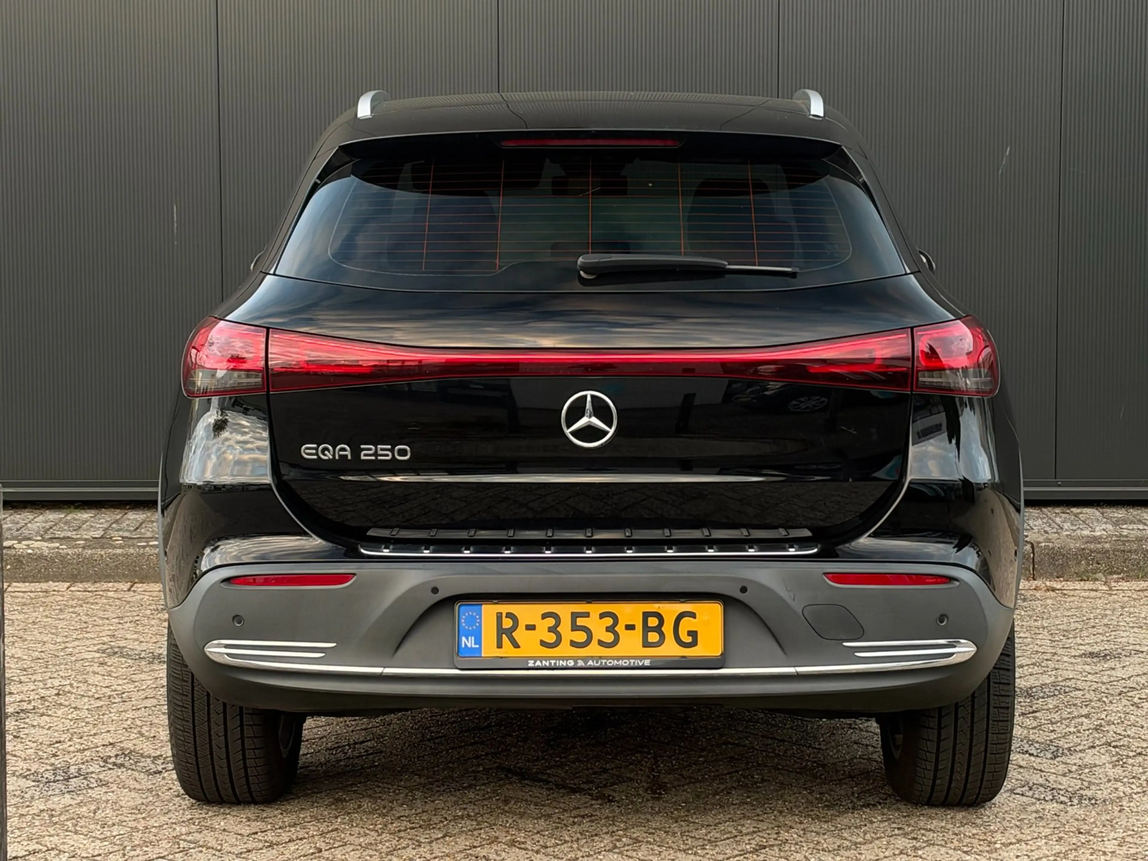 Mercedes-Benz EQA 250 Luxury Line 67 kWh | 97 % SOH | AMG 18'' | Camera — photo 14