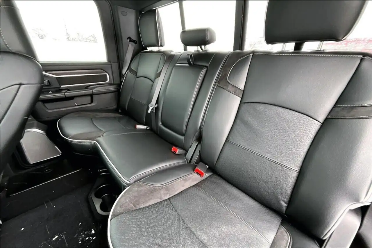 RAM 3500 снимка RAM 3500