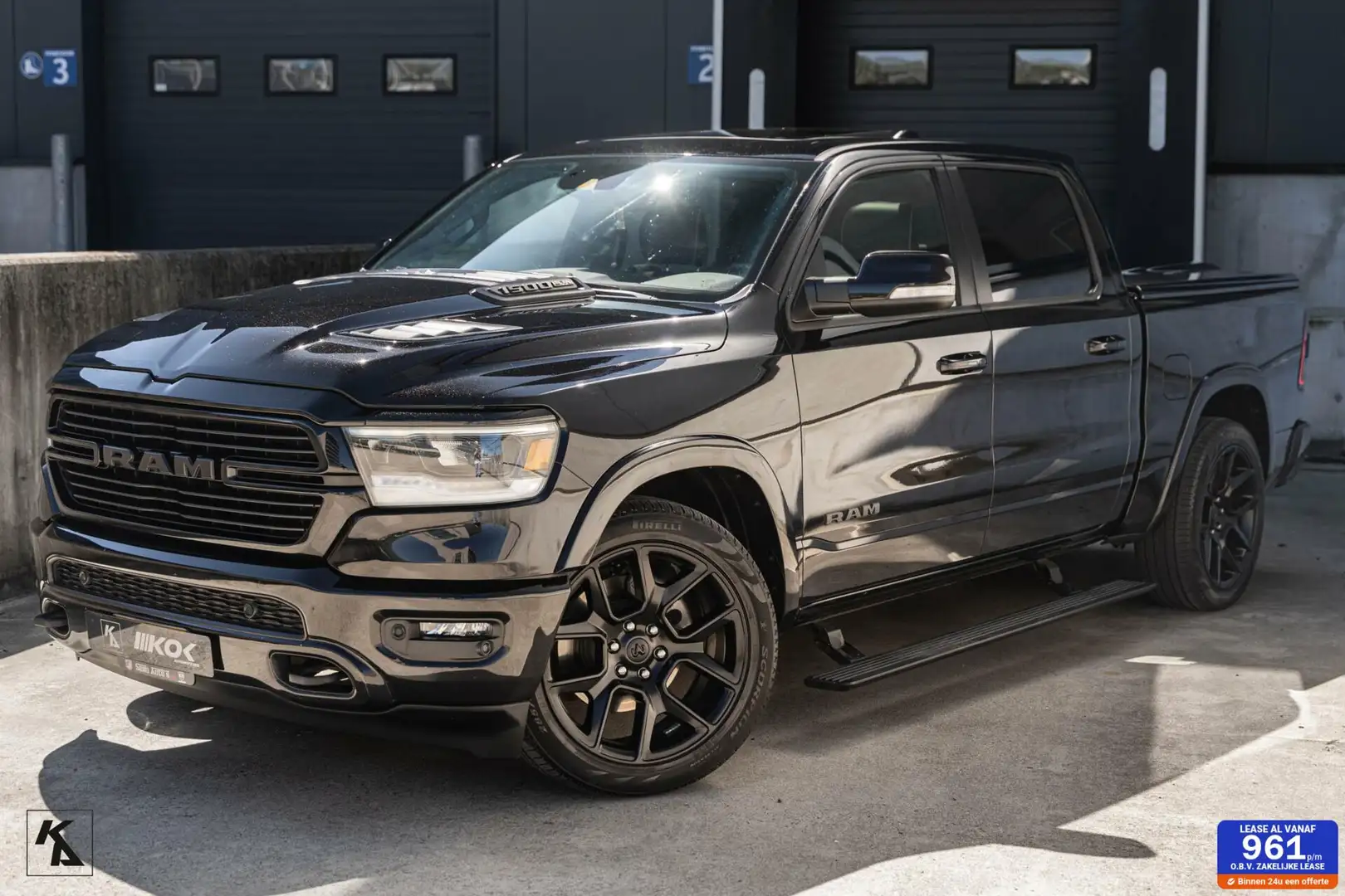 Dodge RAM 1500 4X4 5.7 V8 4x4 Crew Cab Laramie Noir - 1