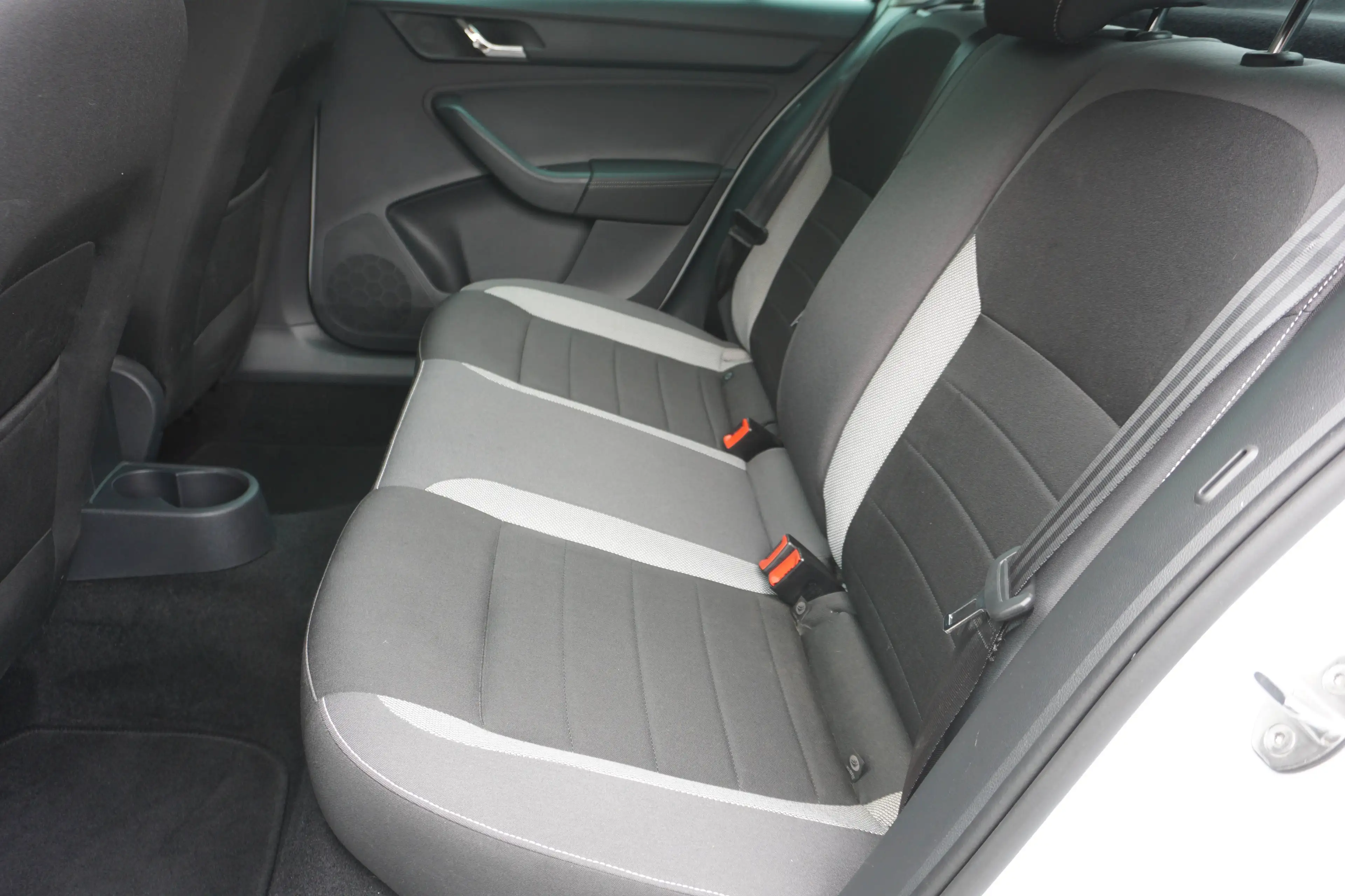 Skoda Rapid/Spaceback Rapid 1.2 TSI Benzine Automaat-Navi-Airco-PDC-Cruise-Garantie — photo 9