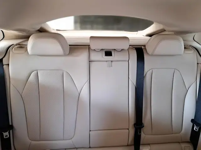BMW X4 view 11