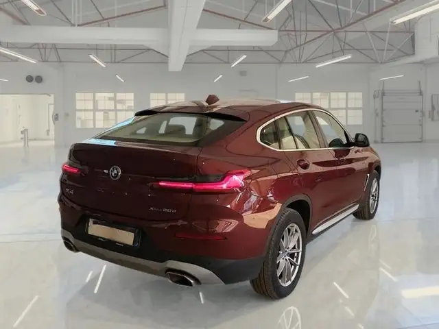 BMW X4 view 4