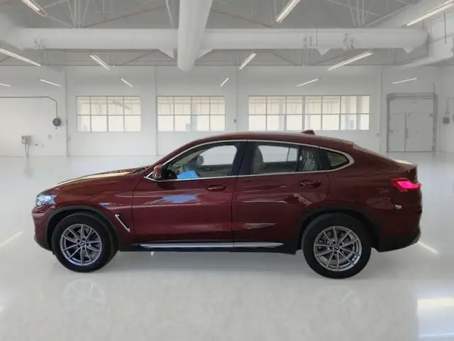 BMW X4 view 5