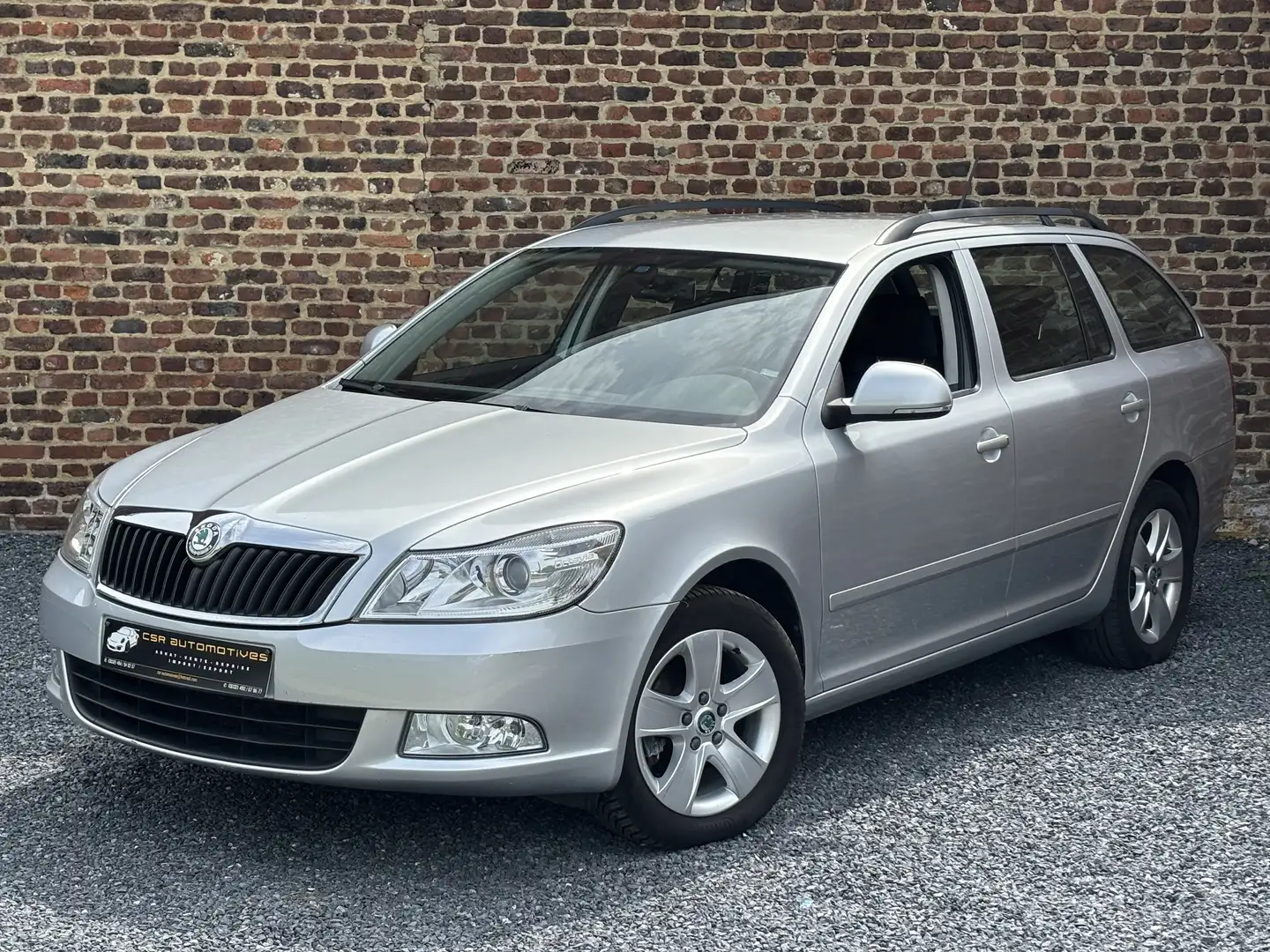 Skoda Octavia 1.6 CR TDi Plateado - 1