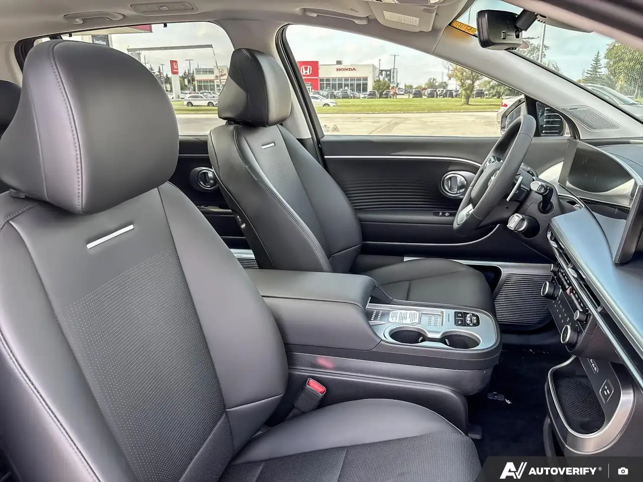 Hyundai IONIQ 9 снимка Hyundai IONIQ 9