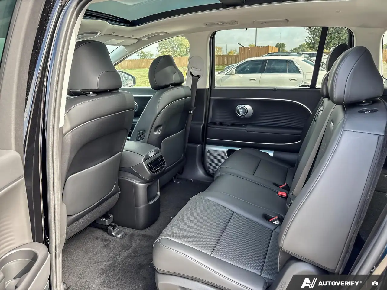 Hyundai IONIQ 9 снимка Hyundai IONIQ 9