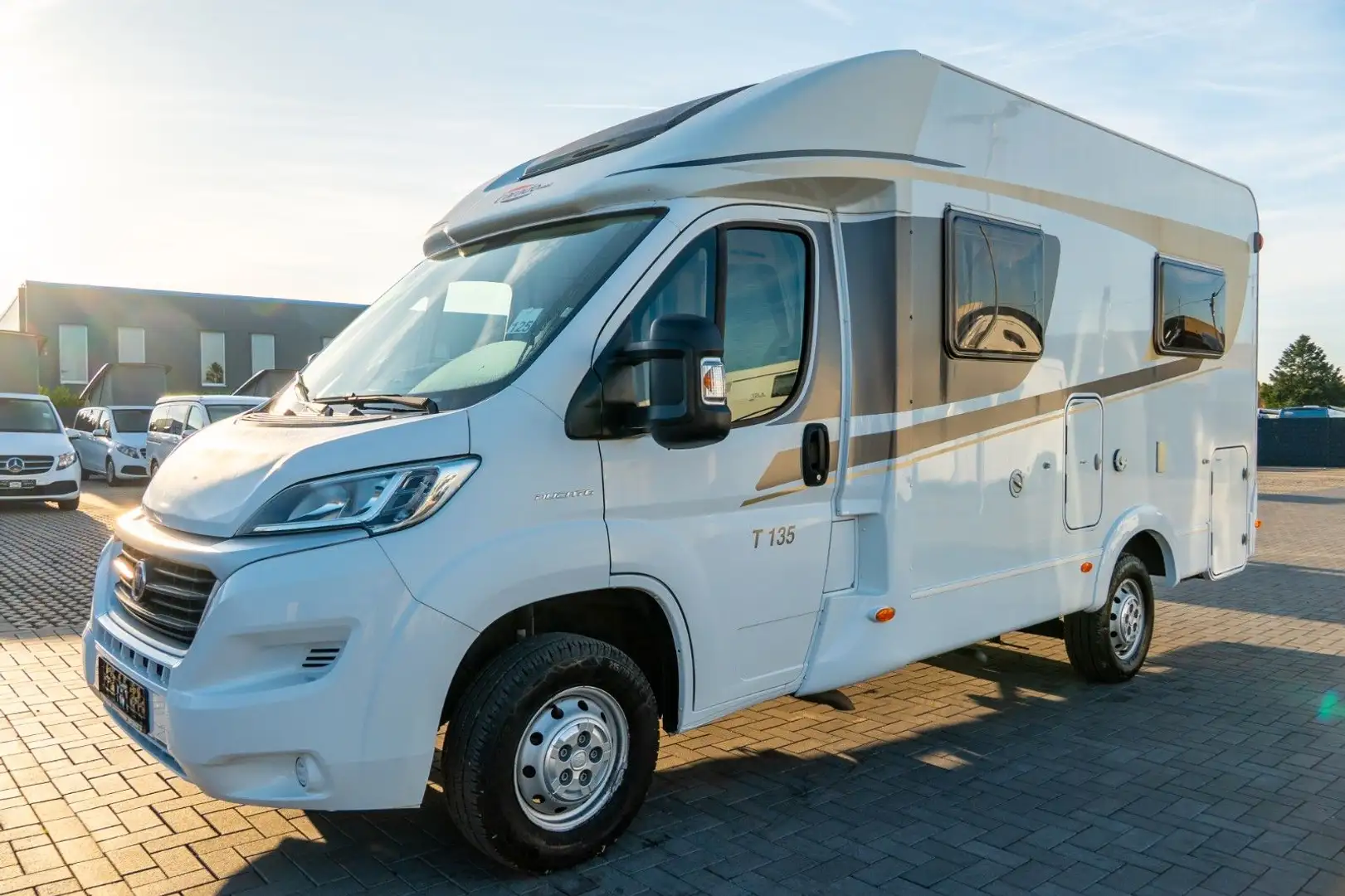 Carado T 135 *Markise*Radträger*Kamera*Radio*Truma C* Weiß - 2