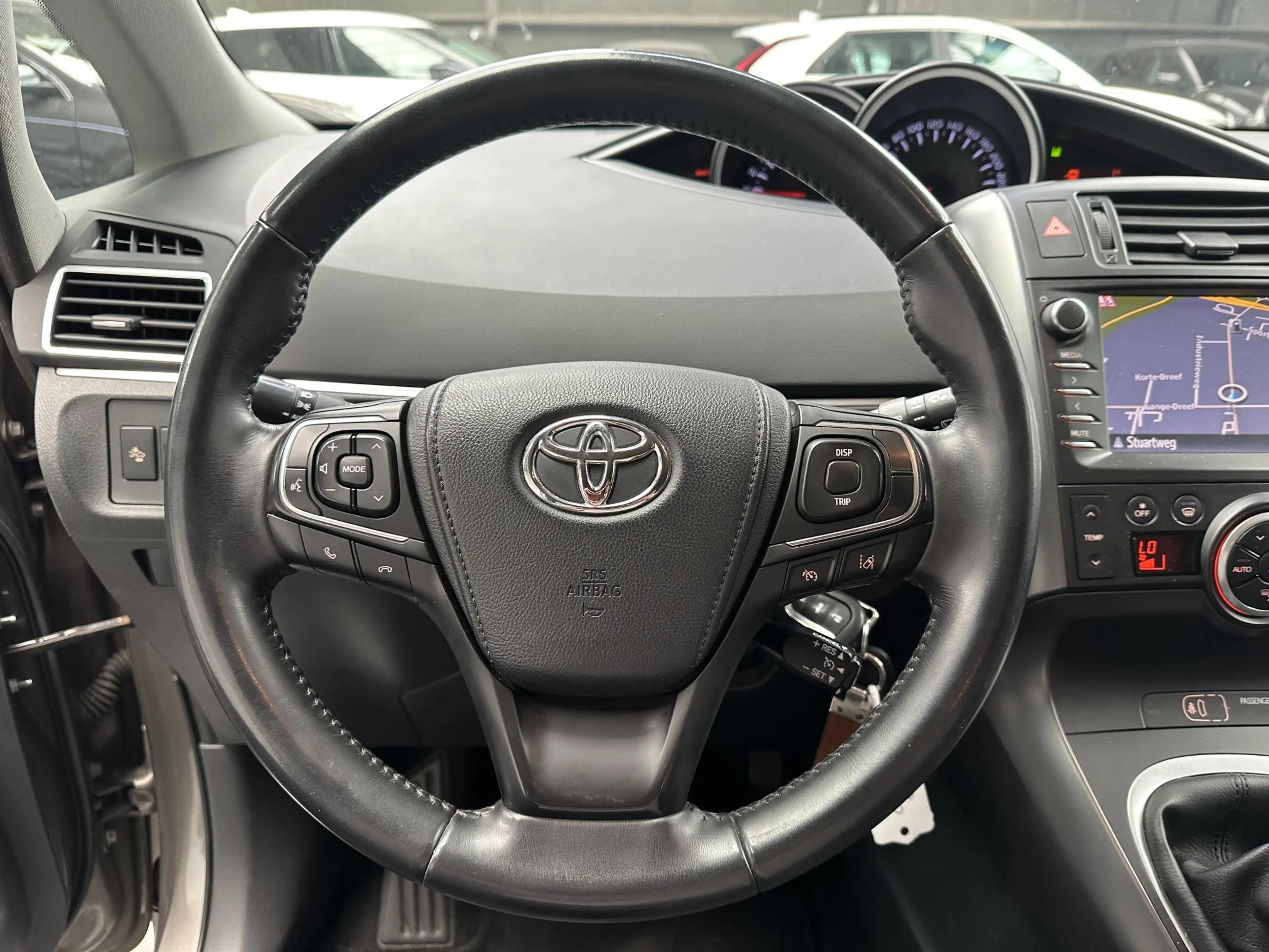 Toyota Verso 1.6 VVT-i Dynamic — photo 11
