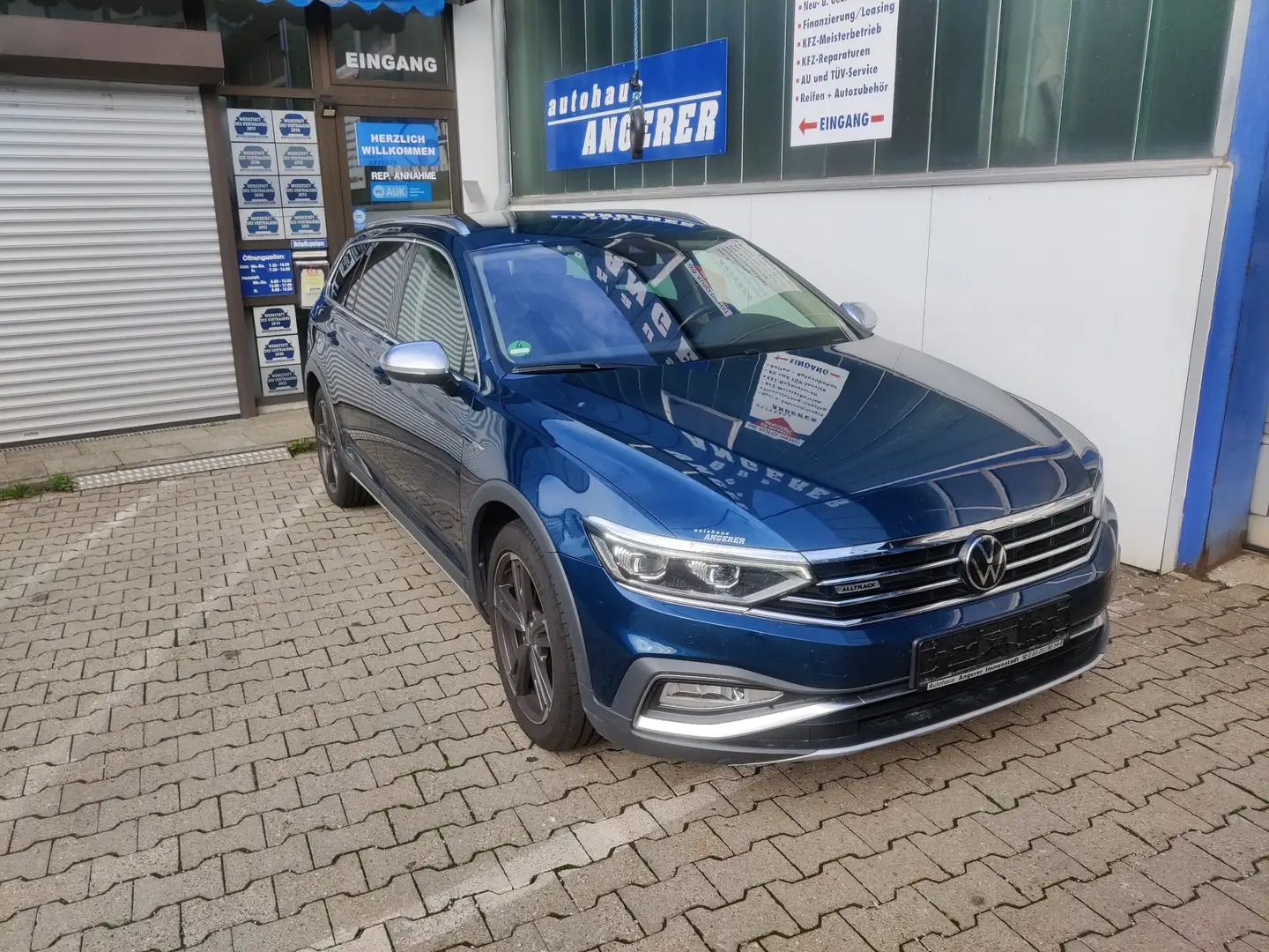 Volkswagen Passat Alltrack Variant 2.0TDI SCR DSG 4Motion AHK Matrix Ergositz Bleu - 1