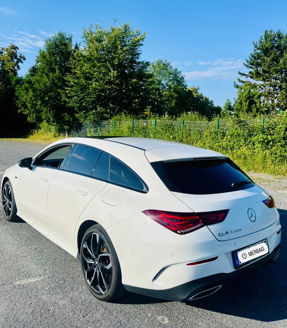 Mercedes-Benz CLA 250 e Shooting Brake 8G-DCT AMG Line - 2