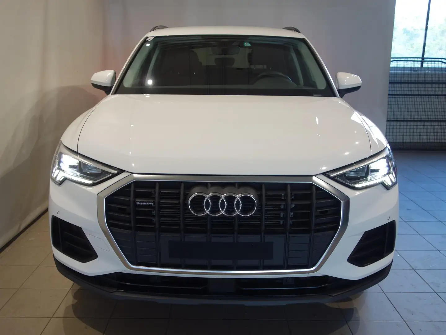 Audi Q3 35 TDI quattro intense Weiß - 2