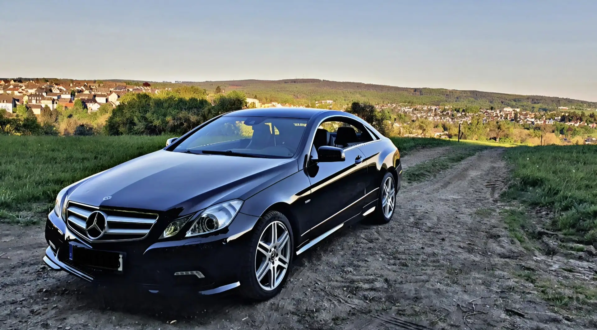 Mercedes-Benz E 200 CGI Coupe BlueEFFICIENCY Elegance Schwarz - 1