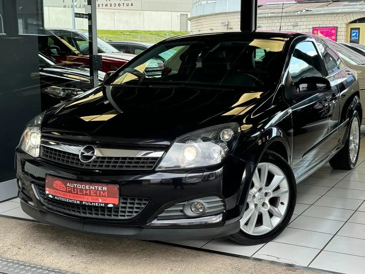 Opel Astra Automatik°Klimaaut°BI-XEN°RECARO°STZHG Schwarz - 1