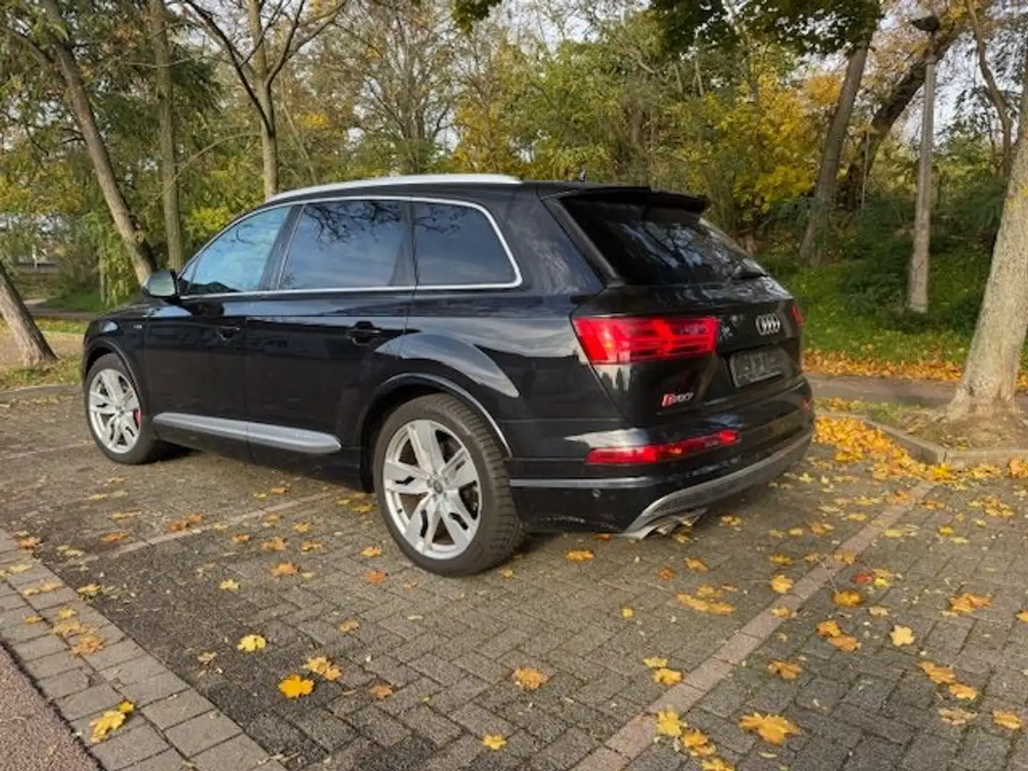 Audi SQ7 4.0 TDI quattro S Line*7Sitze*Panorama*LED Schwarz - 2