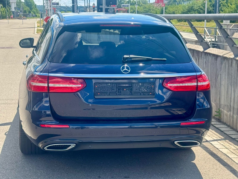 Mercedes-Benz E 350 d T AVANTGARDE 9G Widescreen Standheizung — photo 7