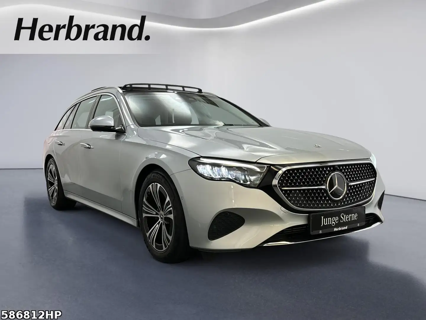 Mercedes-Benz E 220 d T Avantgarde DISTRONIC AHK Panorama LED Zilver - 2
