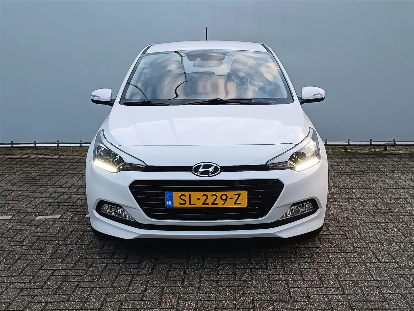 Hyundai i20 1.0 T-GDI Blue 100PK Comfort WEINIG KILOMETERS Blanc - 2