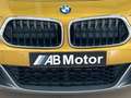 BMW X2 sDrive 18dA M Sport X Gelb - thumbnail 2