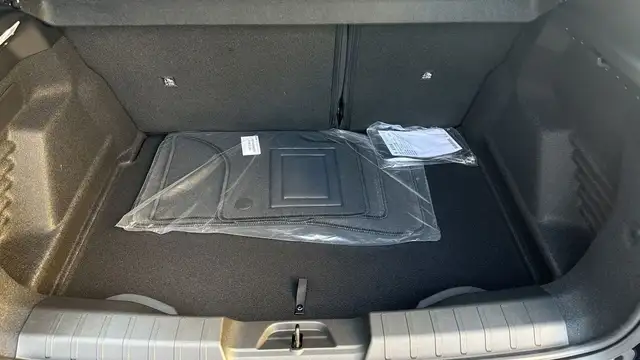 Jeep Avenger view 4