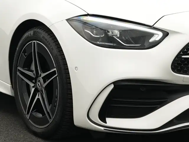 Mercedes-Benz C-Class view 9