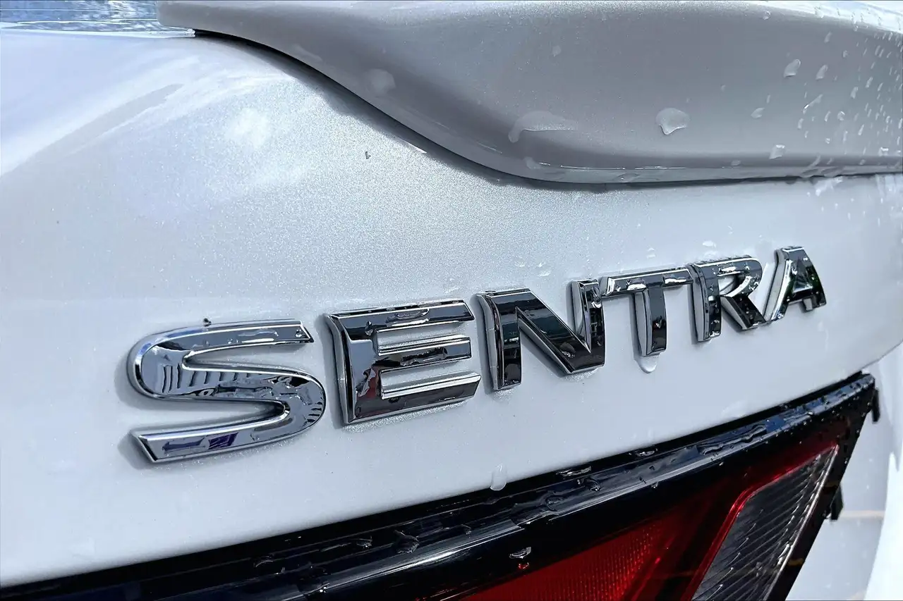 Nissan Sentra photo Nissan Sentra