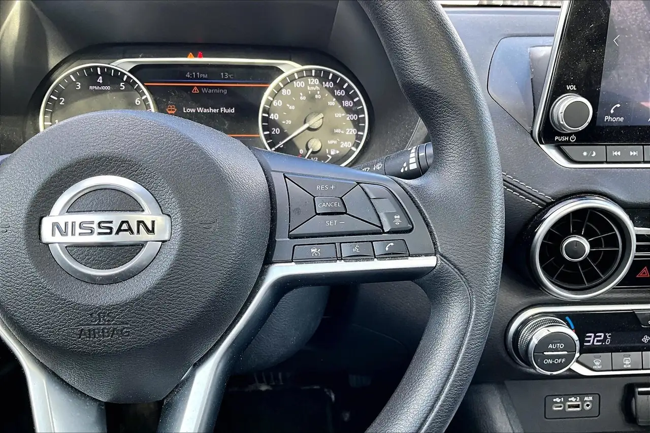Nissan Sentra photo Nissan Sentra