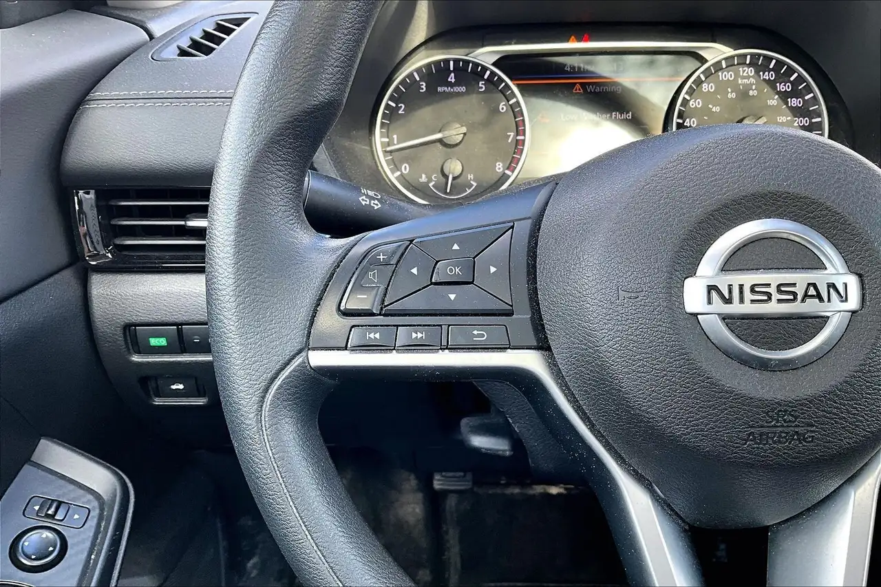 Nissan Sentra photo Nissan Sentra