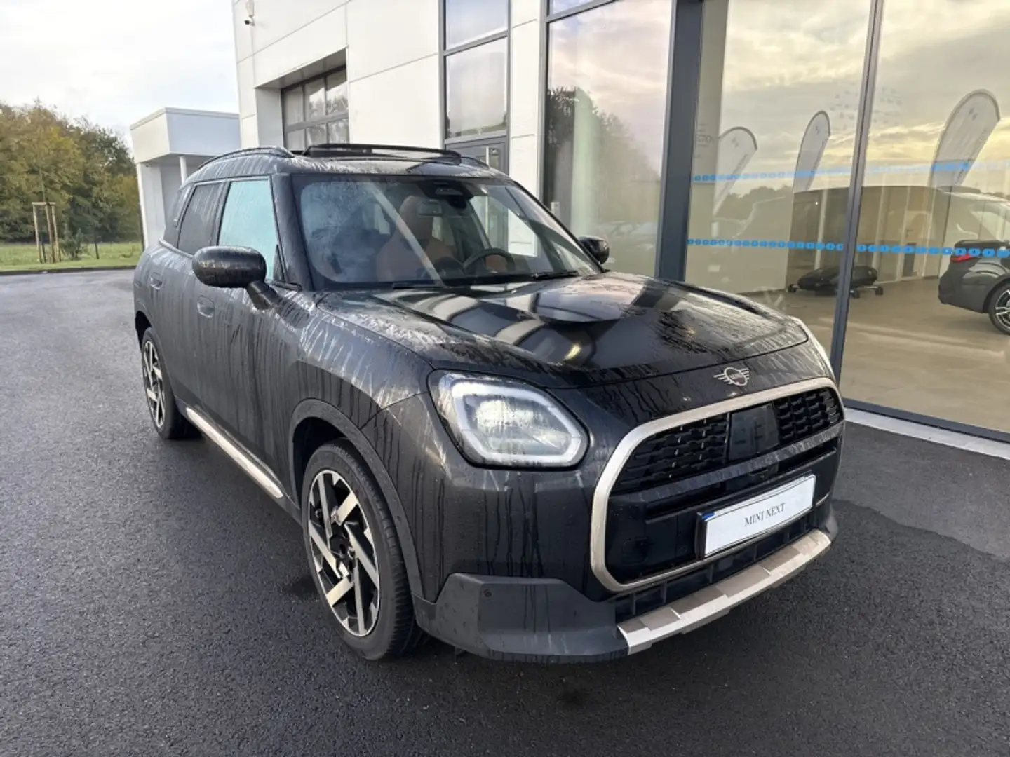 MINI Countryman C C 170ch Favoured DKG7 Noir - 1