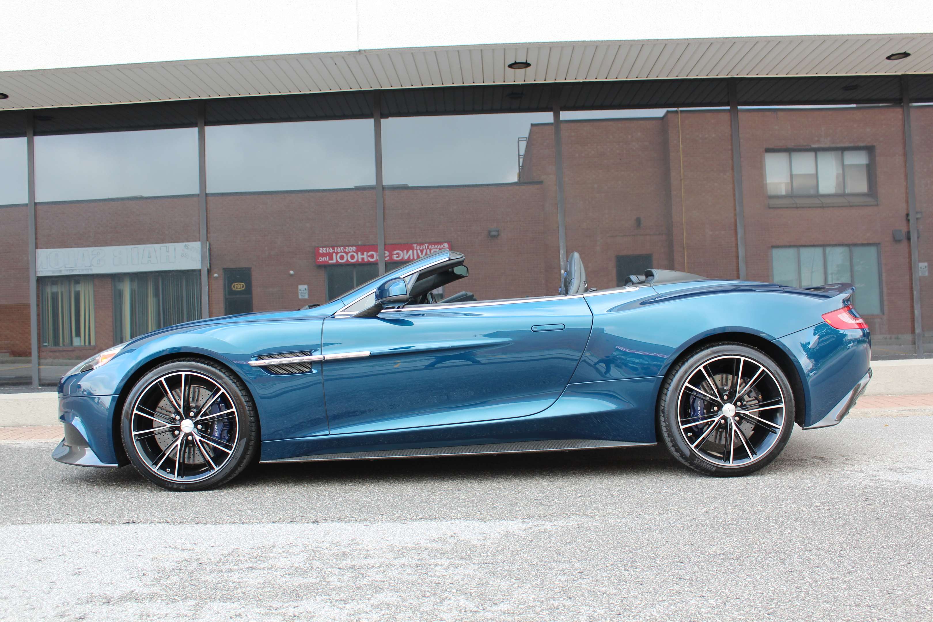 2014 Aston Martin Vanquish VOLANTE - CARBON FIBER SPORTS PKG - BANG&OLUFSEN