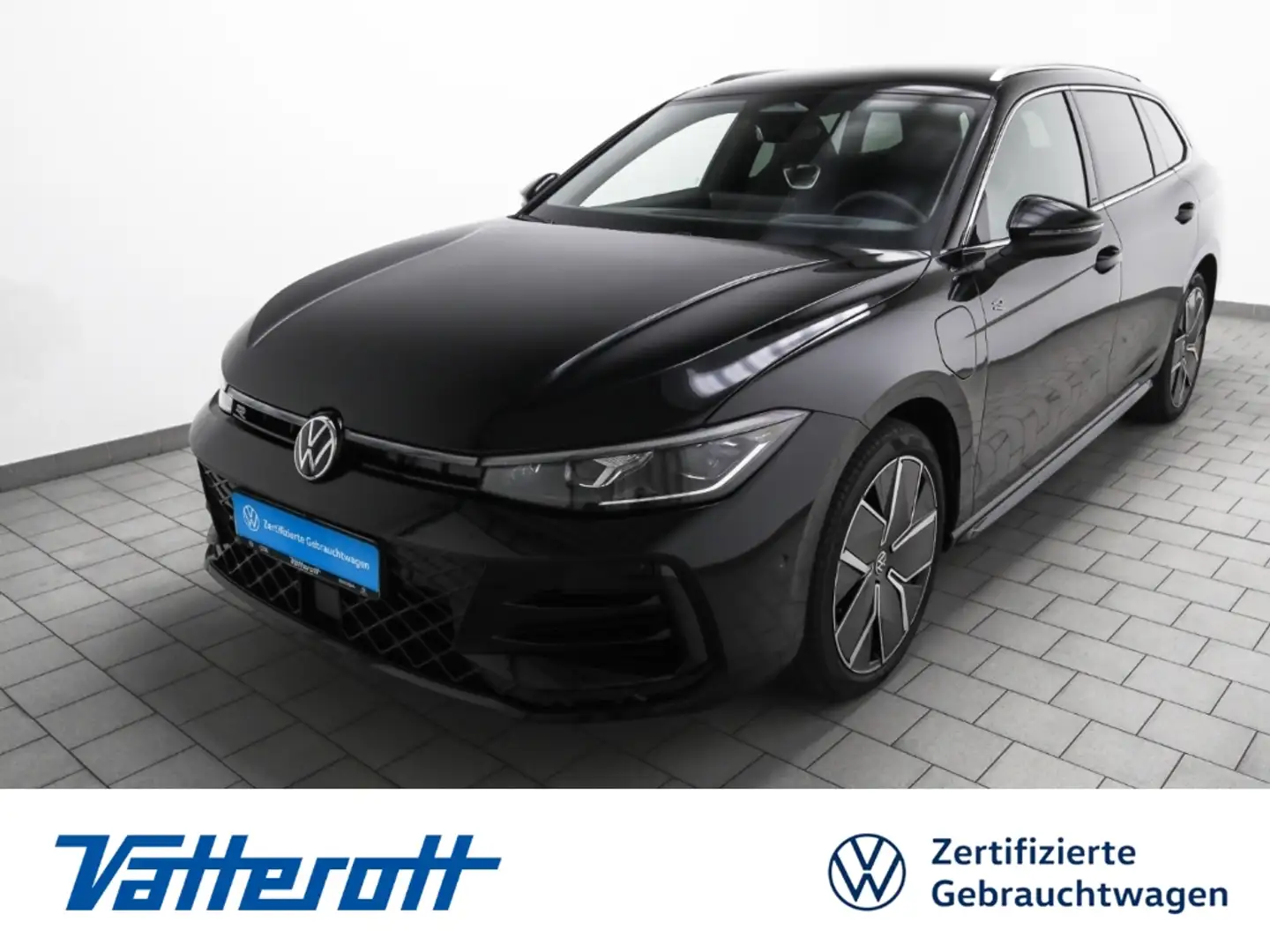 Volkswagen Passat 1.5 TSI eHybrid DSG R-Line Navi AHK Schwarz - 1