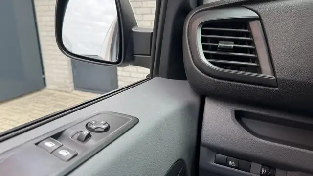 Citroen Jumpy view 19
