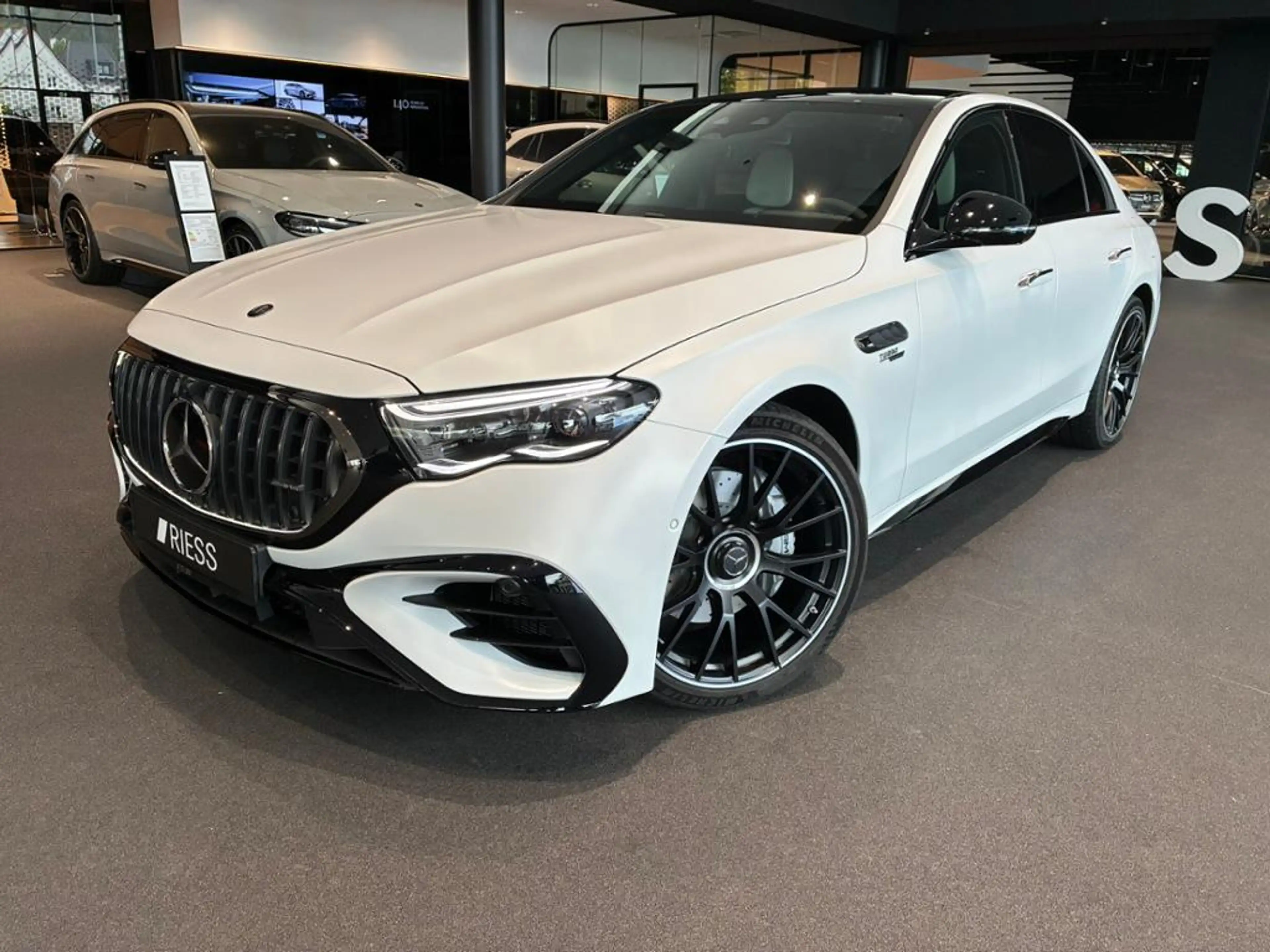 Mercedes-Benz E 53 AMG AMG E 53 HYBRID 4MATIC+ Limousine 360 4xSHZ ACC — photo 2
