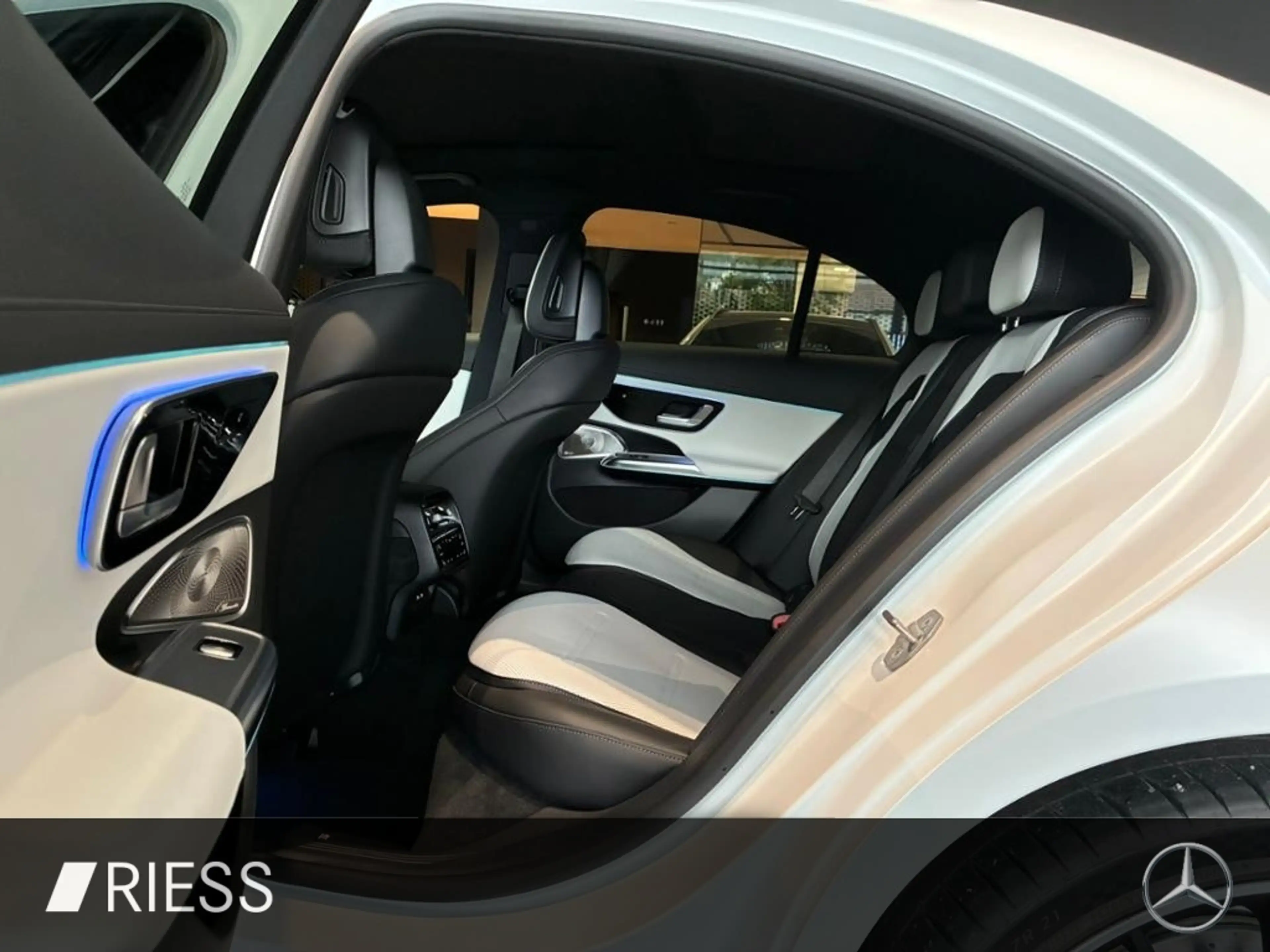 Mercedes-Benz E 53 AMG AMG E 53 HYBRID 4MATIC+ Limousine 360 4xSHZ ACC — photo 5