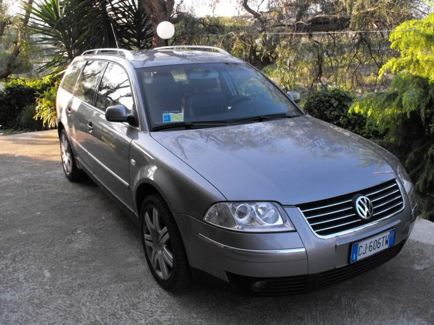 Volkswagen Passat Variant 1.9 TDI HI LINE 130cv Grigio - 1
