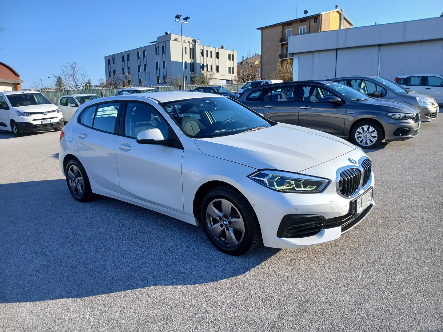 BMW 116 BMW 116 d BUSINESS ADVANTAGE BIANCO PERLA 2021 Bianco - 2