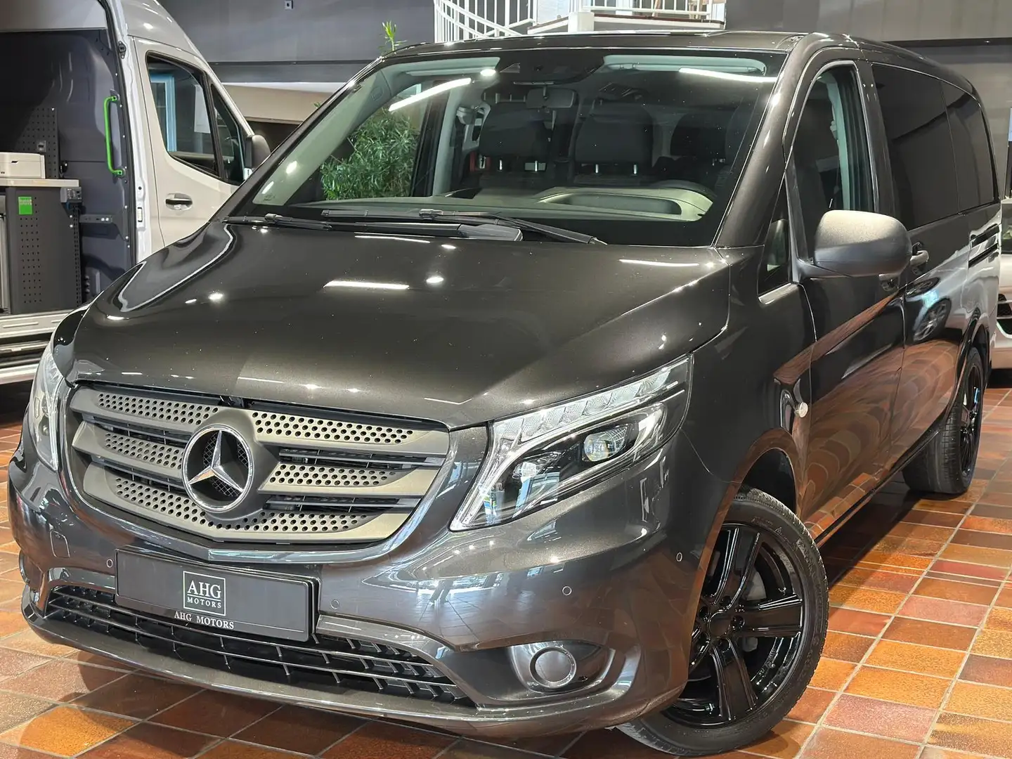 Mercedes-Benz Vito TOURER 116 LANG 9-SITZE 2X S-TÜR 2X KLIMA ILS-LED Grey - 1