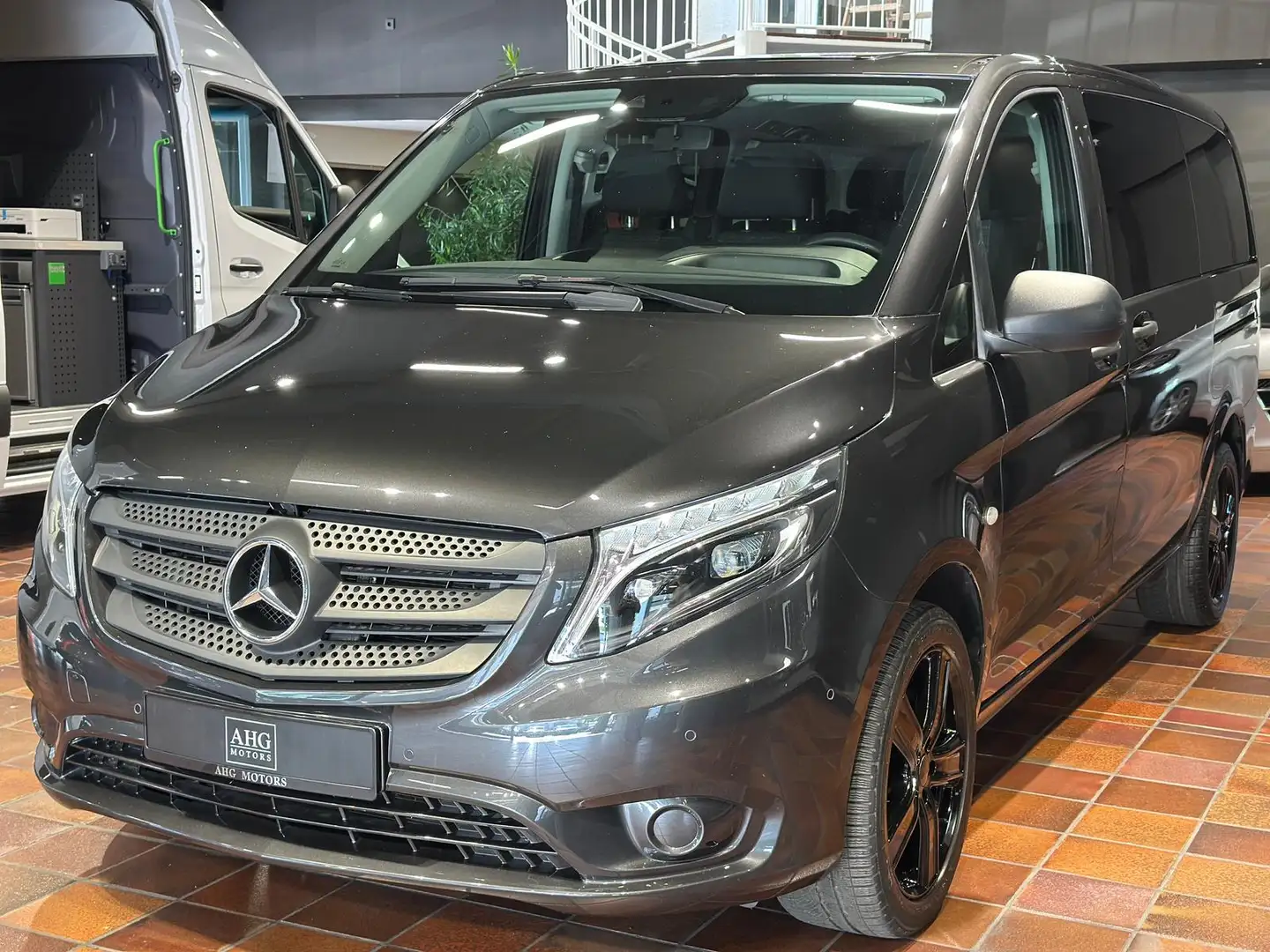 Mercedes-Benz Vito TOURER 116 LANG 9-SITZE 2X S-TÜR 2X KLIMA ILS-LED Grey - 2