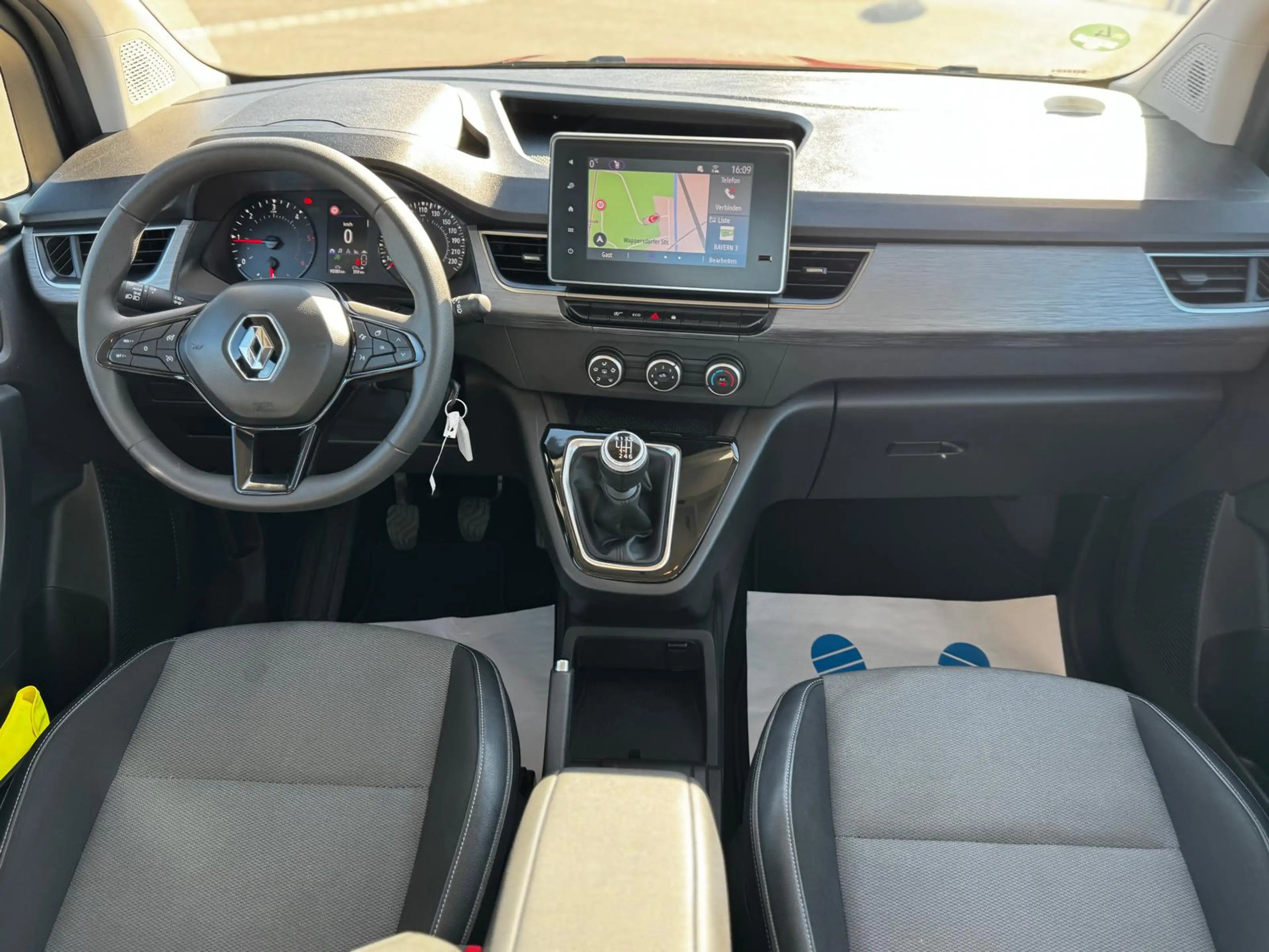 Renault Kangoo 1.5 BLUE dCi Diesel FAP Equilibre LED — photo 8