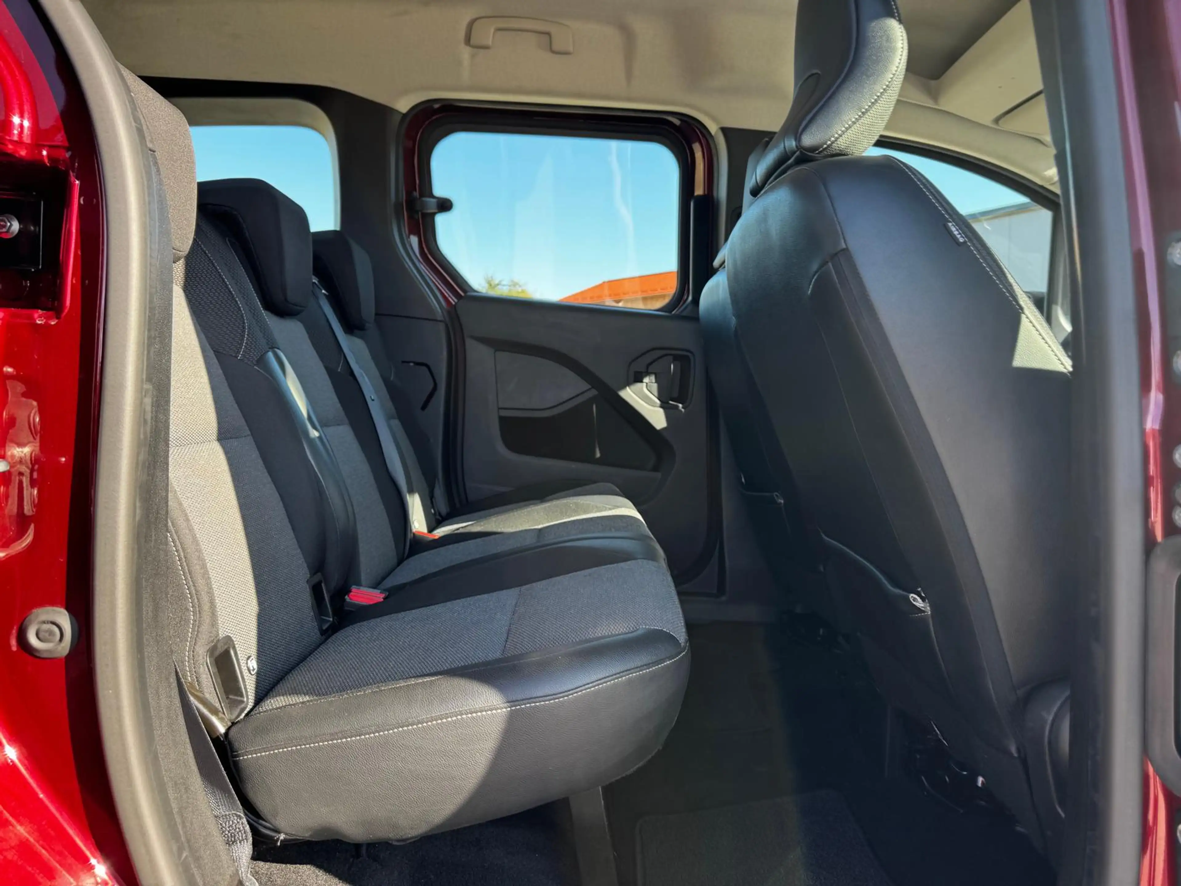 Renault Kangoo 1.5 BLUE dCi Diesel FAP Equilibre LED — photo 15