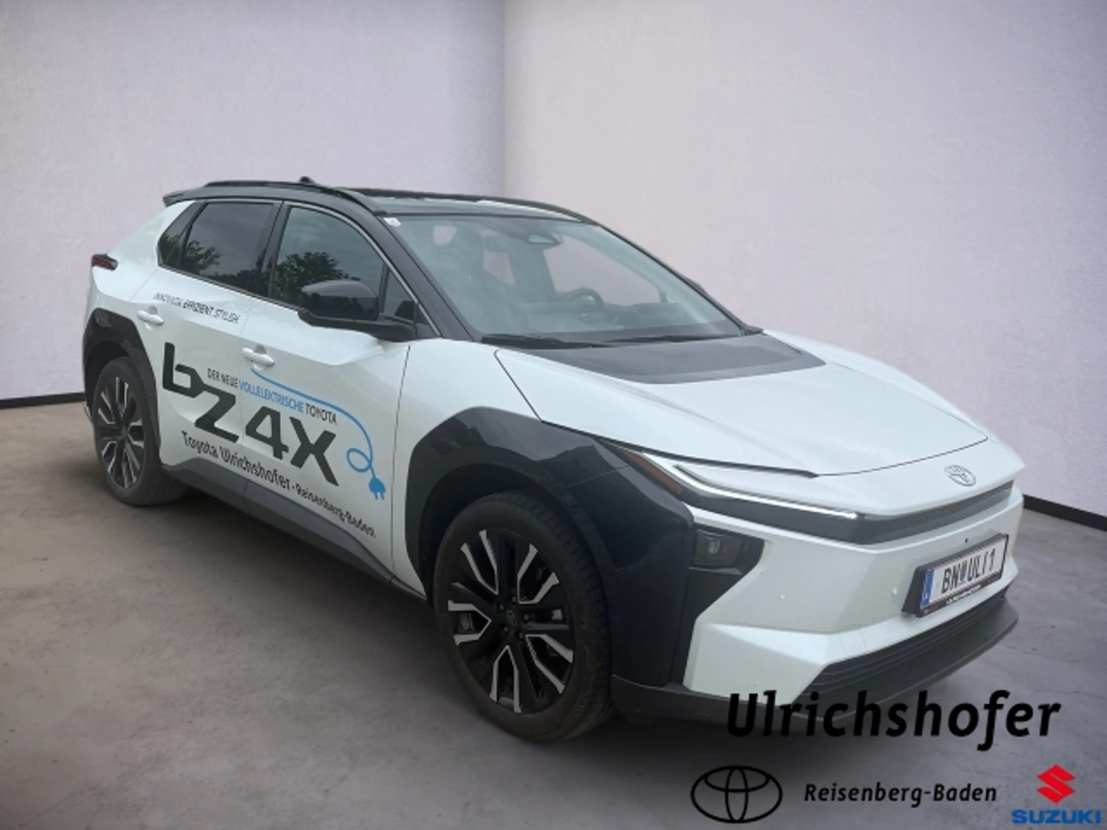 Toyota bZ4X bZ4X Lounge FWD — photo 2