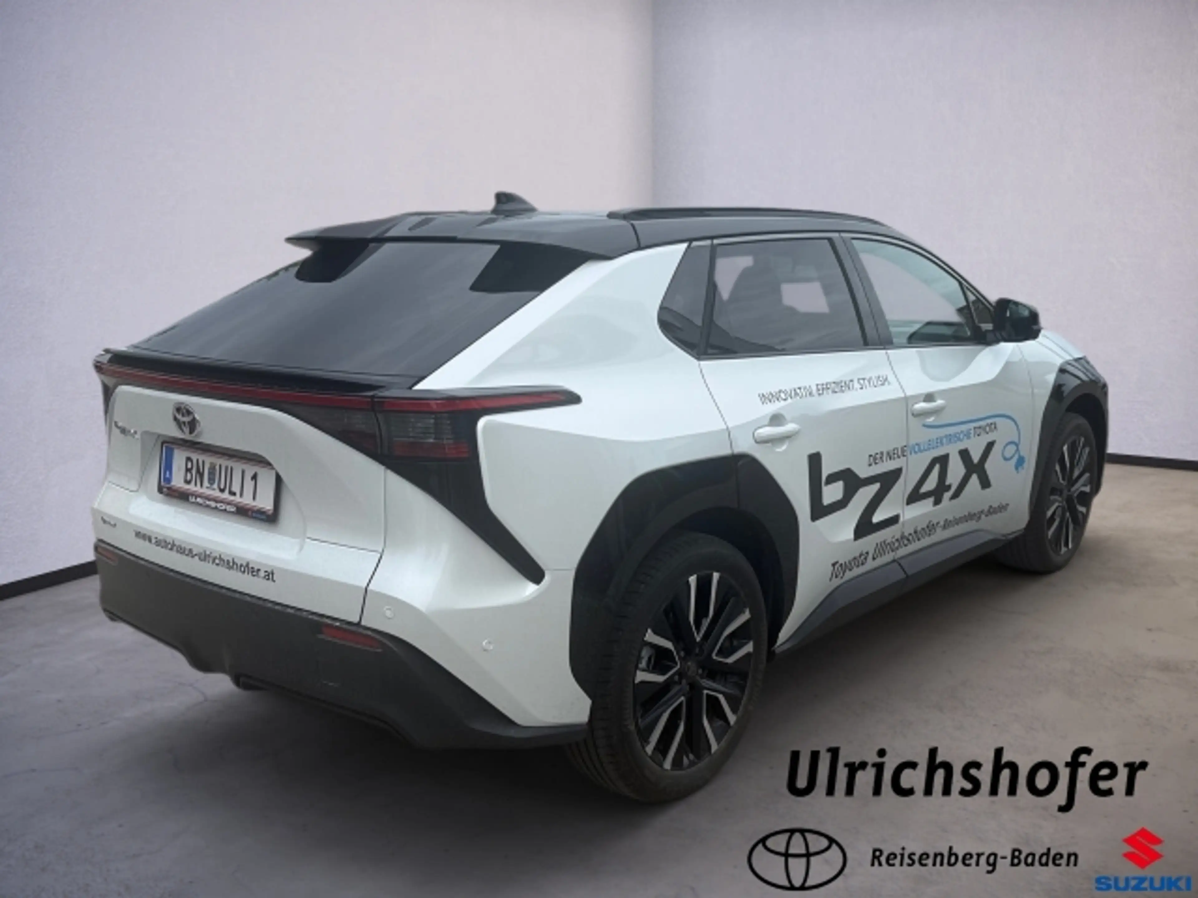 Toyota bZ4X bZ4X Lounge FWD — photo 4