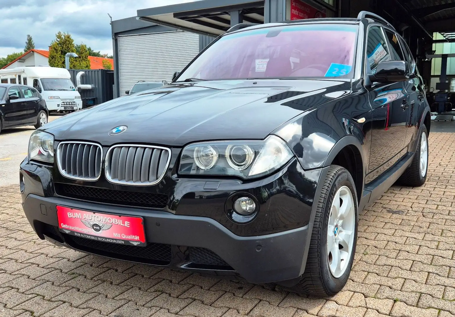 BMW X3 2.5si 218PS AUTOMATIK SITZHEIZUNG AHK Noir - 1