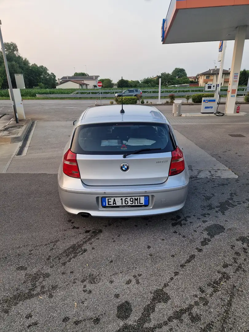 BMW 118 118d DPF Edition Lifestyle Серый - 2