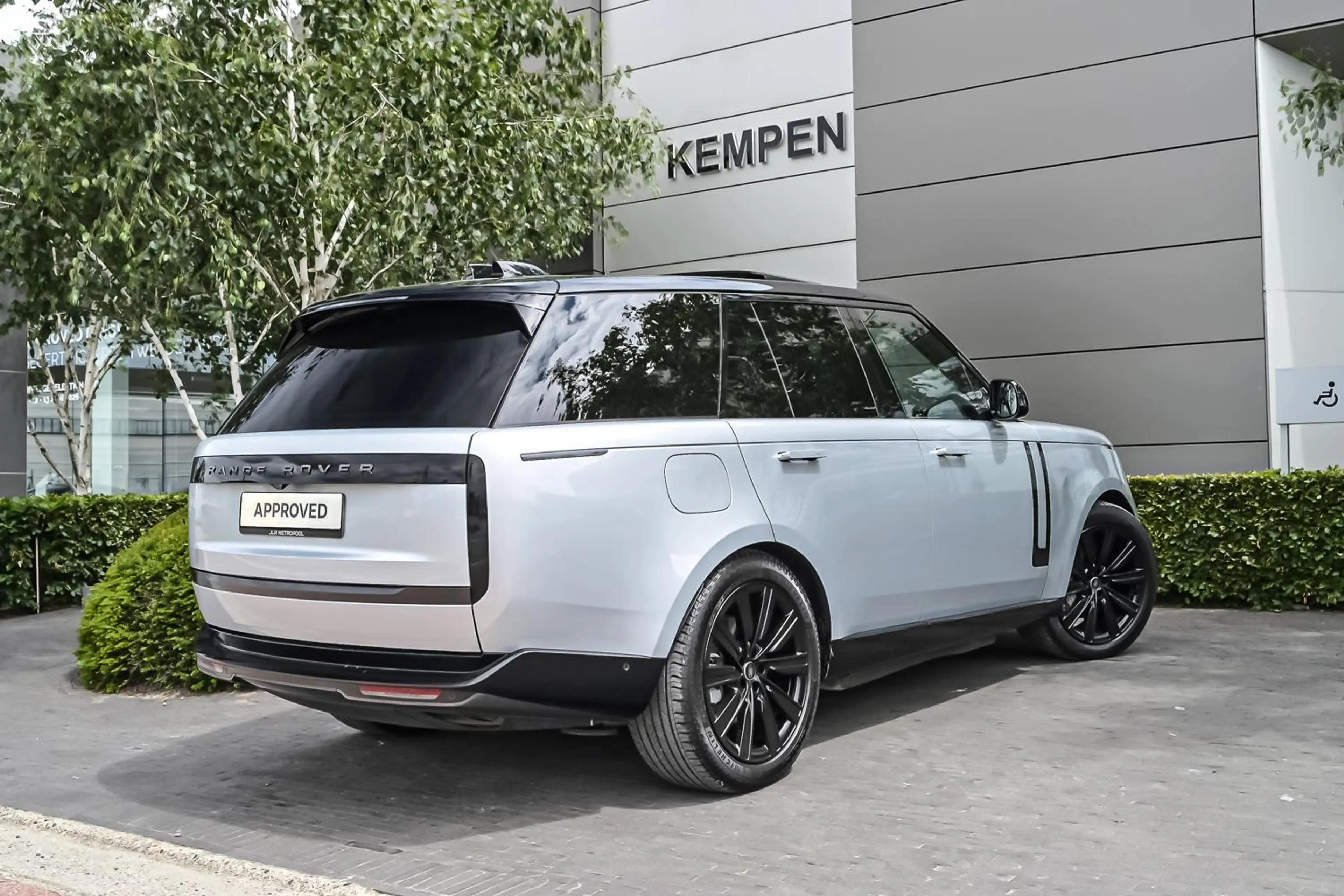 Land Rover Range Rover P460e SE — photo 5