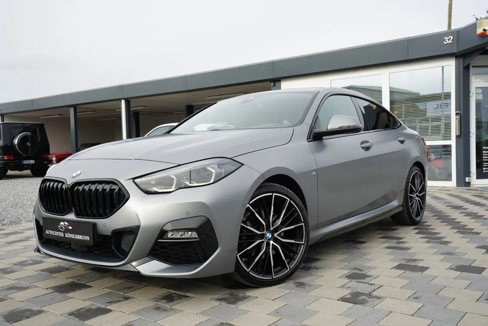 BMW Sonstige 218i Gran Coupé*M-Sport*1.Hand*Kam.*M-Sportsitze Grau - 1